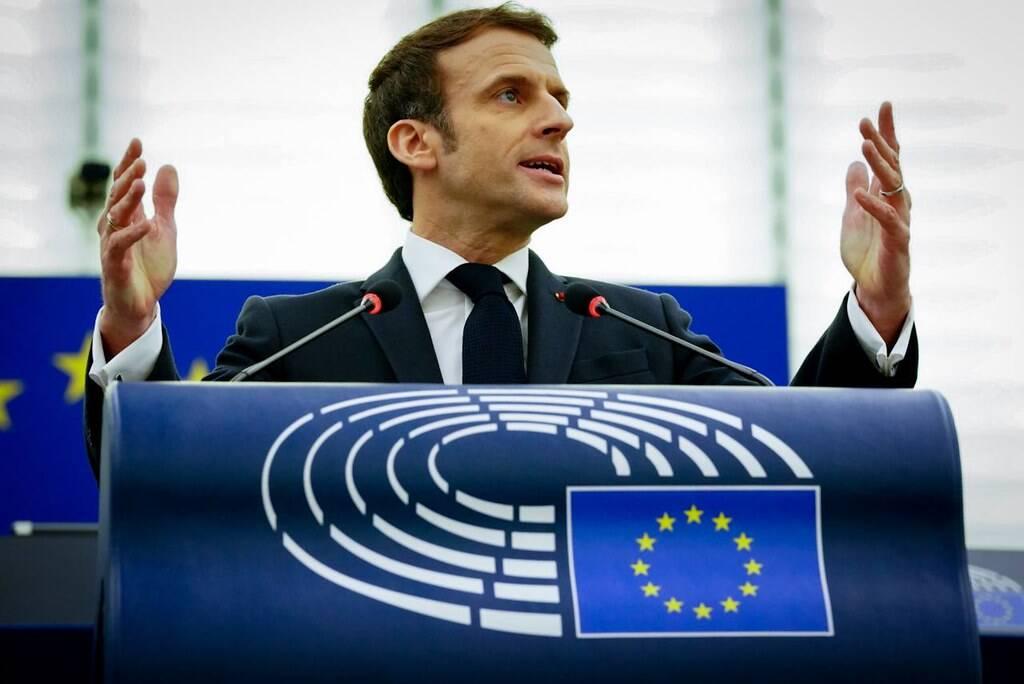 Macron conditionne son devoir moral