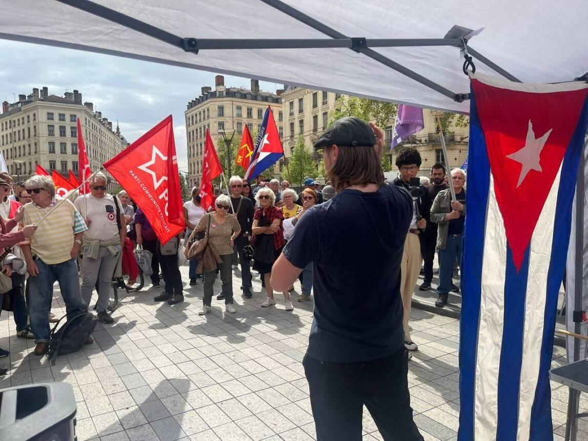 La jeunesse française aux côtés de Cuba