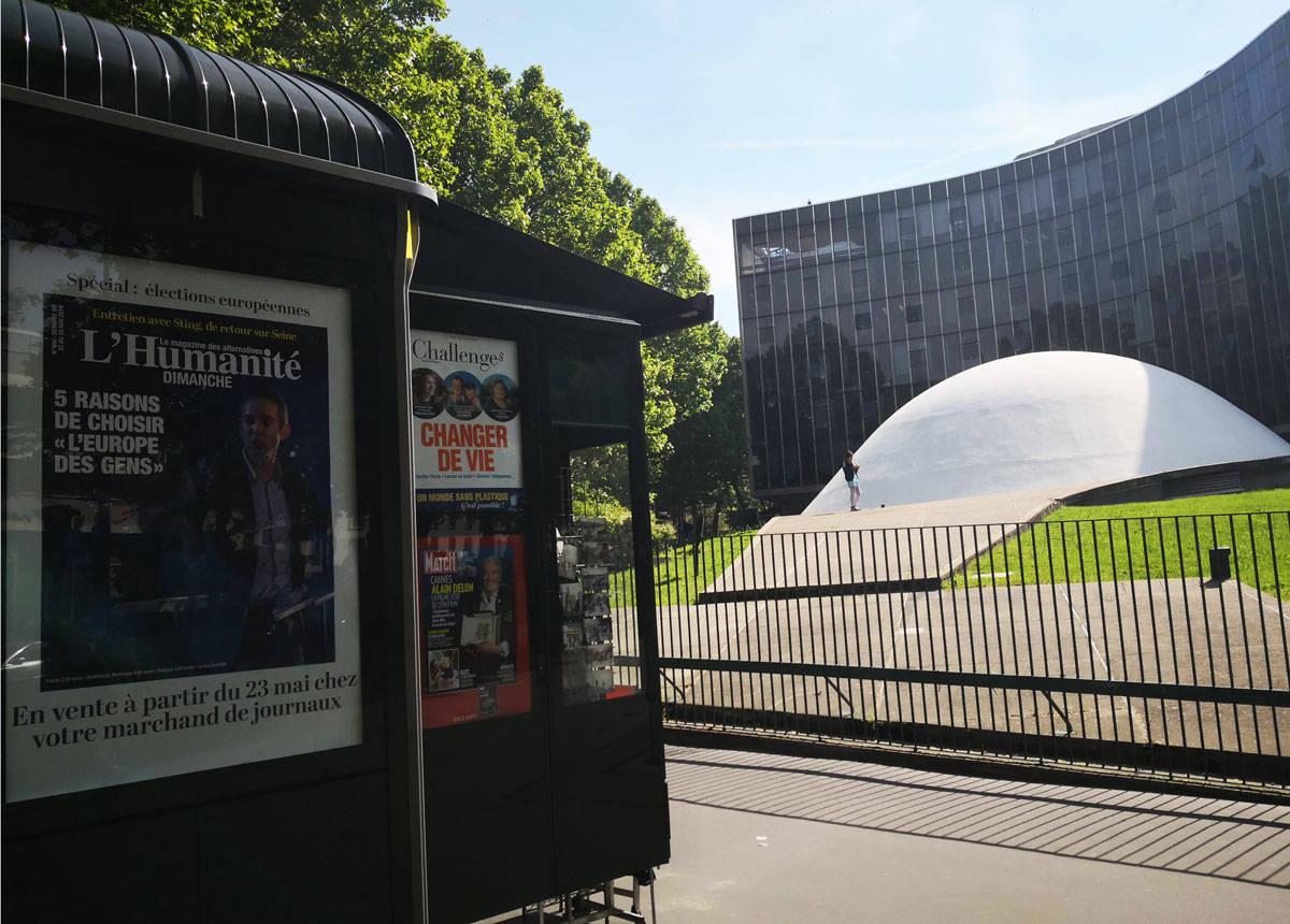 Macron perd son pari, la gauche ressort laminée