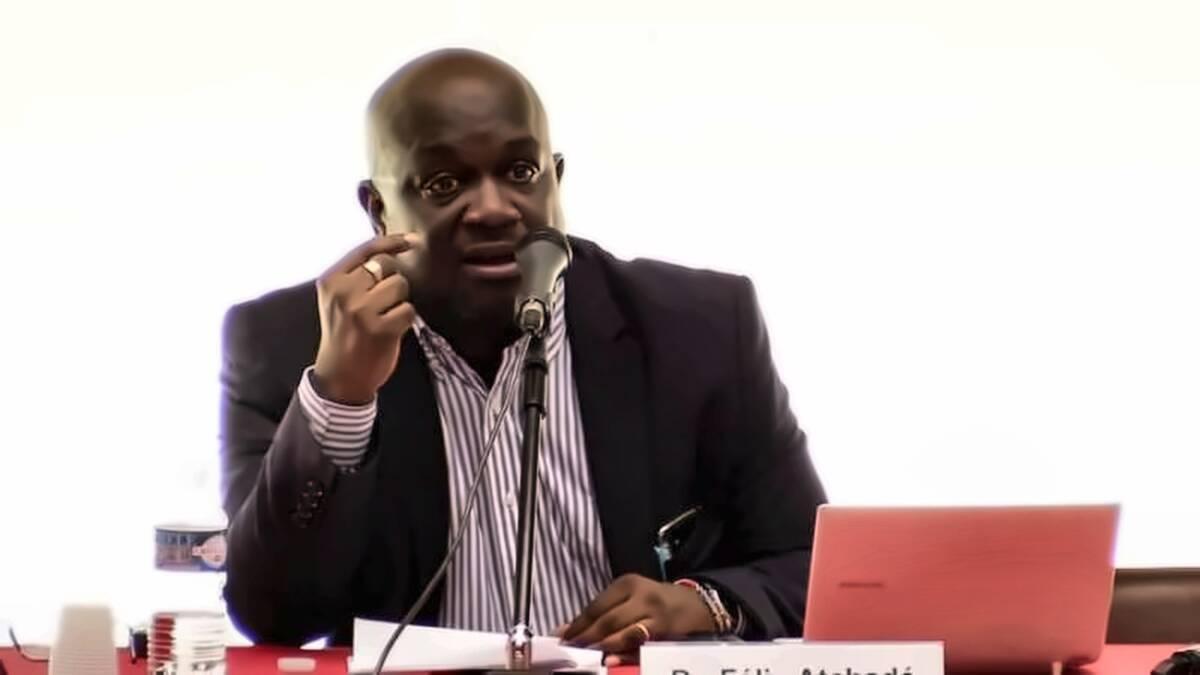 Félix Atchadé « On ne sort pas de la Françafrique on en change le langage »